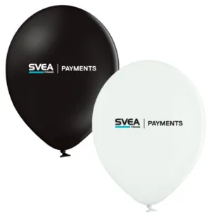 Svarte og hvite logoballonger med Svea Payments-trykk