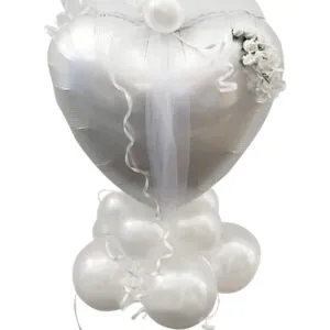 Borddekorasjon: Flowering silver heart centerpiece